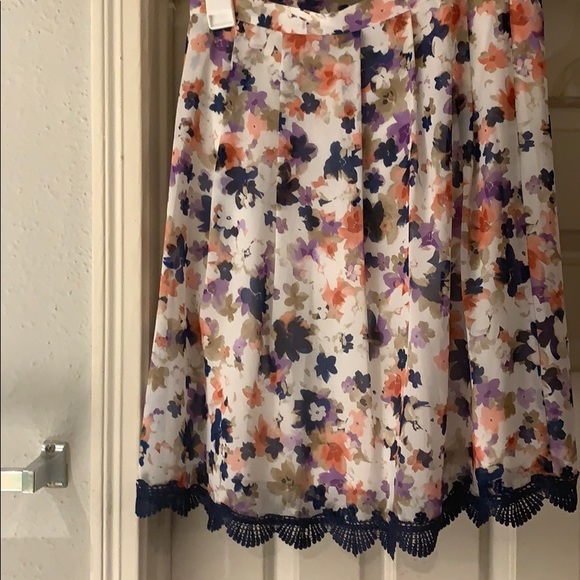 Jessica Simpson Skirt Set - Picture 2 of 6
